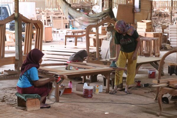 Hand-Crafted Furniture Supplier