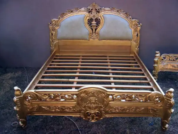 Daabadi Furniture Wholesale Classic French Painted Bed Super King-Size Gold Mahogany