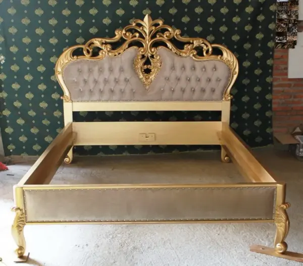 Daabadi Furniture Wholesale Classic French Painted Bed Super King-Size Gold Mahogany