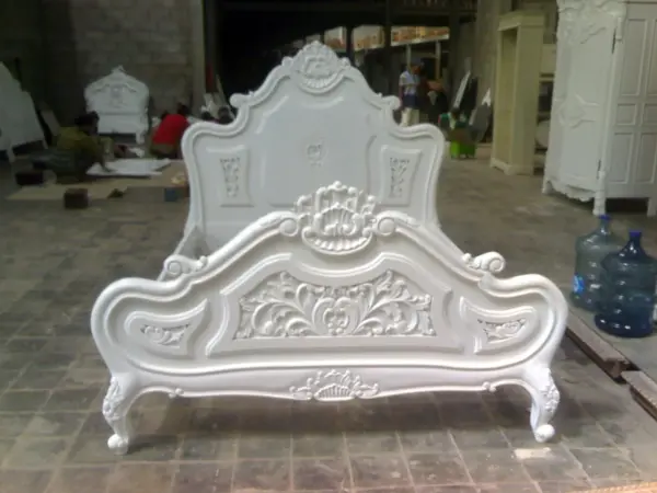 Daabadi Furniture Wholesale Classic French Painted Bed Super King-Size White Duco Mahogany