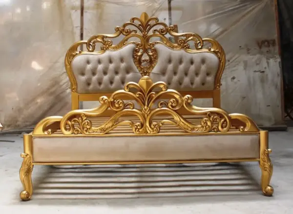 Daabadi Furniture Wholesale Classic French Painted Bed Super King-Size Gold Leaf Mahogany