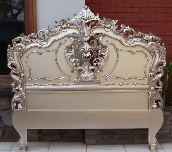 Daabadi Furniture Wholesale Classic French Painted Bed King-Size Gold Leaf Mahogany