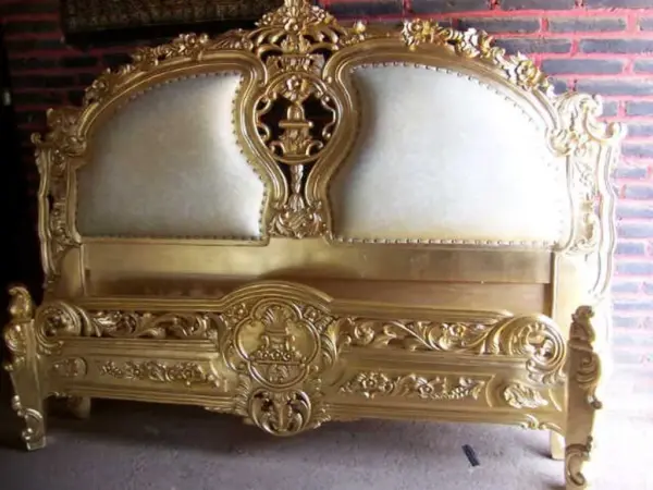 Daabadi Furniture Wholesale Classic French Painted Bed King-Size Gold Leaf Mahogany