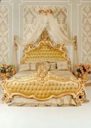 Daabadi Furniture Wholesale Classic Antique French Bed Super King-Size Gold Leaf Painted Mahogany