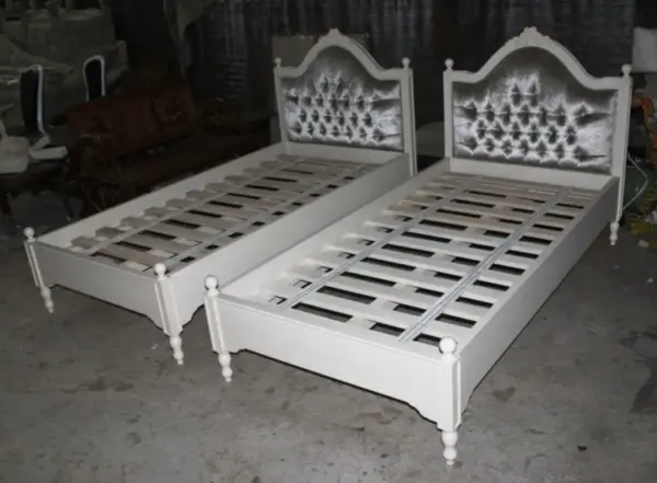 Daabadi Furniture Wholesale Classic French Provincial Bed Queen-Size White Duco Mahogany