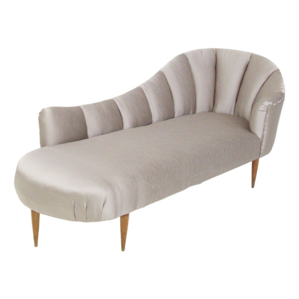 Light Gray Velvet Chaise Lounge, Mid-Century Modern Lounge Furniture, Elegant Velvet Sofa, Comfortable Home Lounge